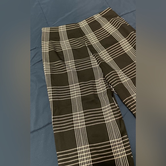 Forever 21 Black and White Plaid Capris - Picture 3 of 4
